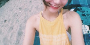 【EV女孩】清新櫃姐超甜美！「多比Toby」俏麗深邃大眼很勾魂，連白嫩好身材也是司機的收藏品！