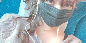 【EV女孩】21歲「清純女大生」大眼水汪汪，沙灘彎腰露「雪白巨乳」份量也好大！