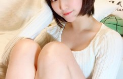 【EV女孩】中日混血清純萌妹「川瀬もえ」竟是電競直播主！最愛穿黑絲襪小露性感，征服男人心！