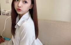 【EV女孩】正妹「全糖熊熊」黑色內衣微微露出，性感酥胸畫面好辣呀！