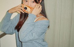 【EV女孩】性感暴力熊「淇淇」針織外套藏胸器，下體空剩「丁字蜜桃臀」！