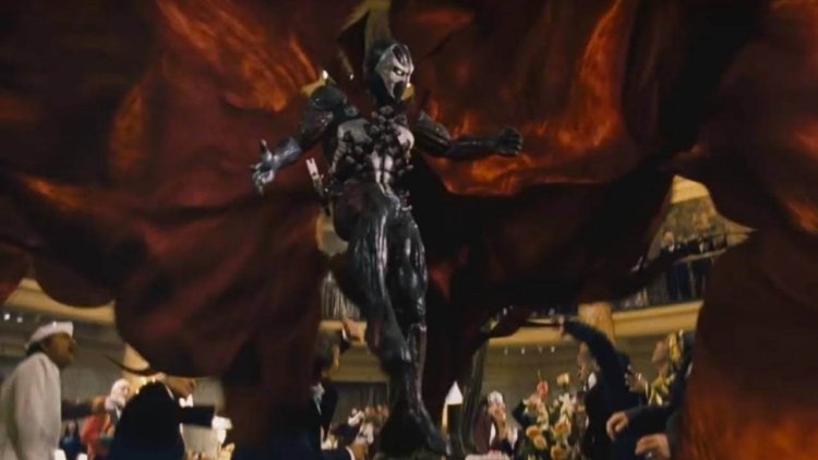 《閃靈悍將》上映 25 週年紀念（下）：這身赤紅披風，跟來自地獄的惡魔一樣瘋狂又憤怒