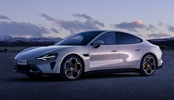 雷军发文：小米SU7拿下中大型电动轿车满意度榜首