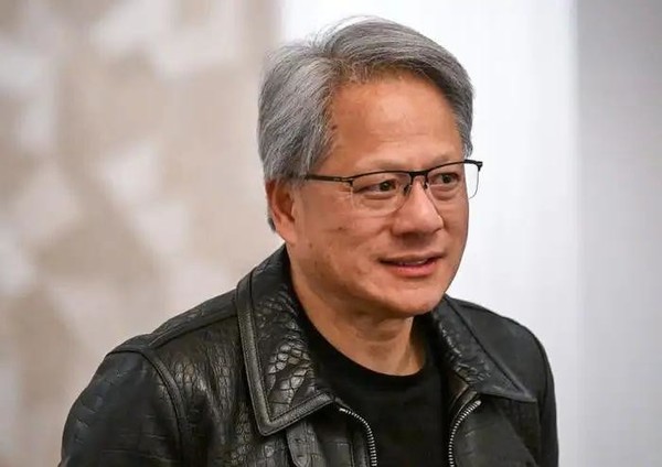 黄仁勋跌出全球前十大富翁榜单 当前个人财富约1万亿元